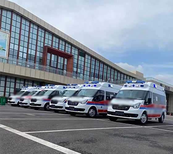 萨嘎县服务车队展示