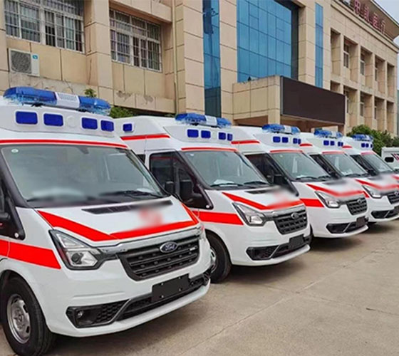 萨嘎县服务车队展示